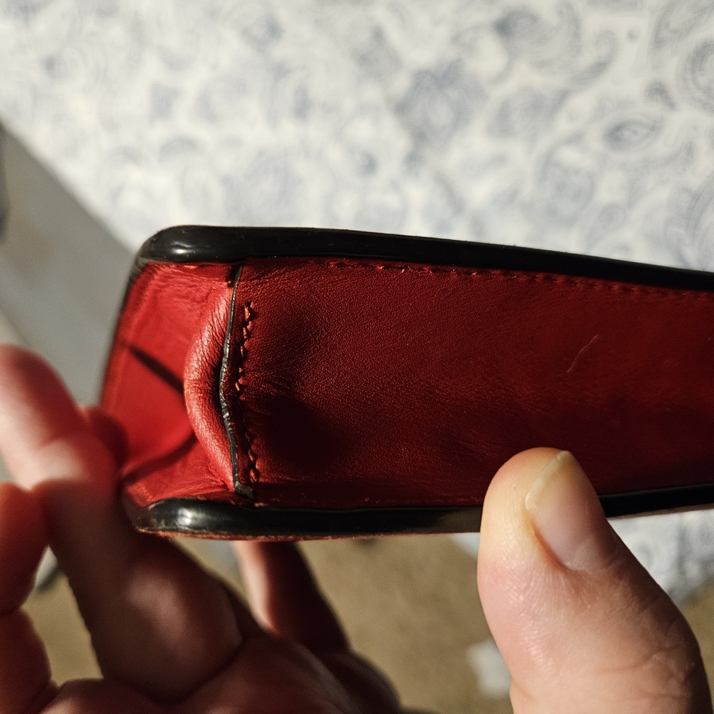 Red Gucci GG Clutch with Diamond Design And Crossbody Strap - Picture 5 of 9